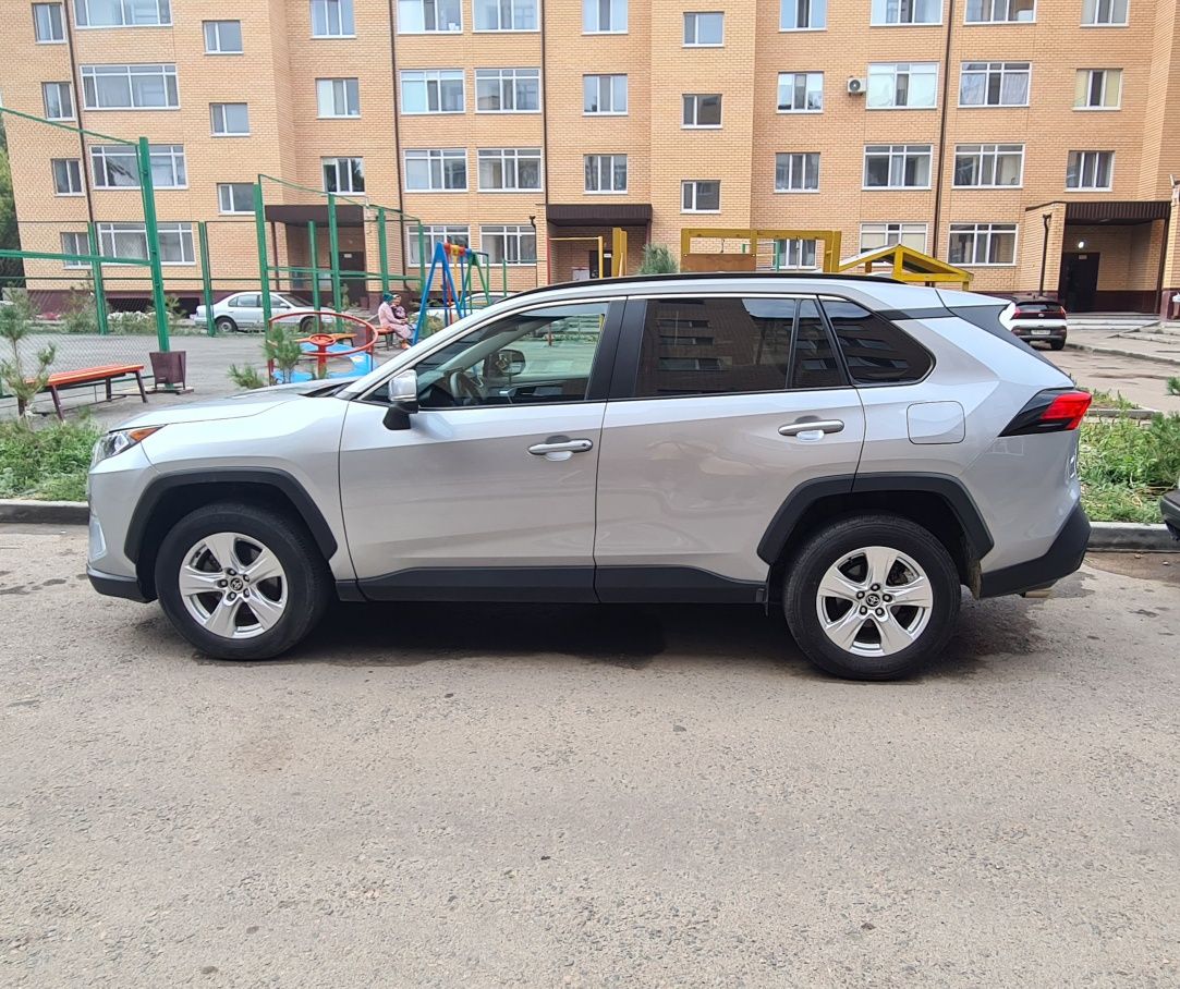 Продам RAV 4 -2021 года