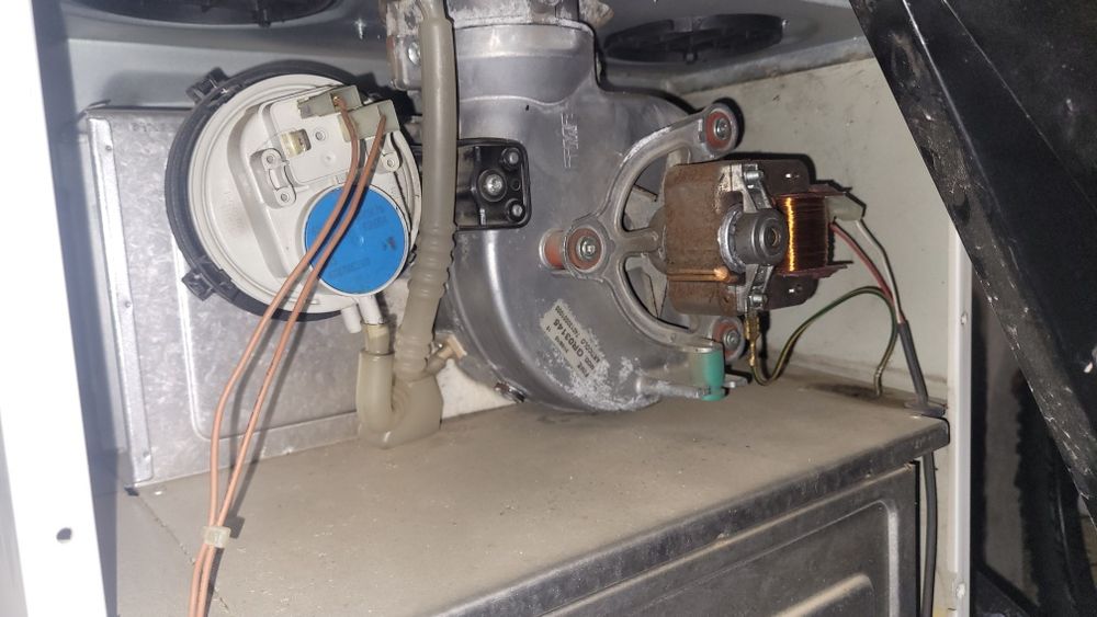 Vând piese centrala Ariston BS 24 FF