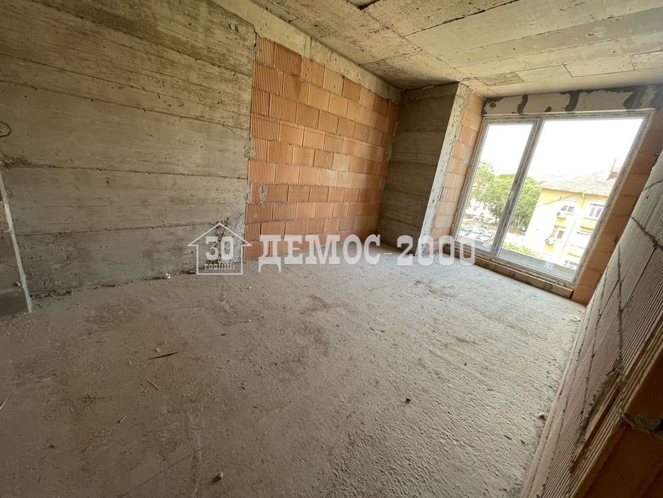 Продава се Тристаен апартамент в Варна, Погреби - 98 кв.м за 1419 €/кв.м - Снимка #1