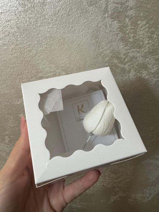 Brosa tip lalea handmade