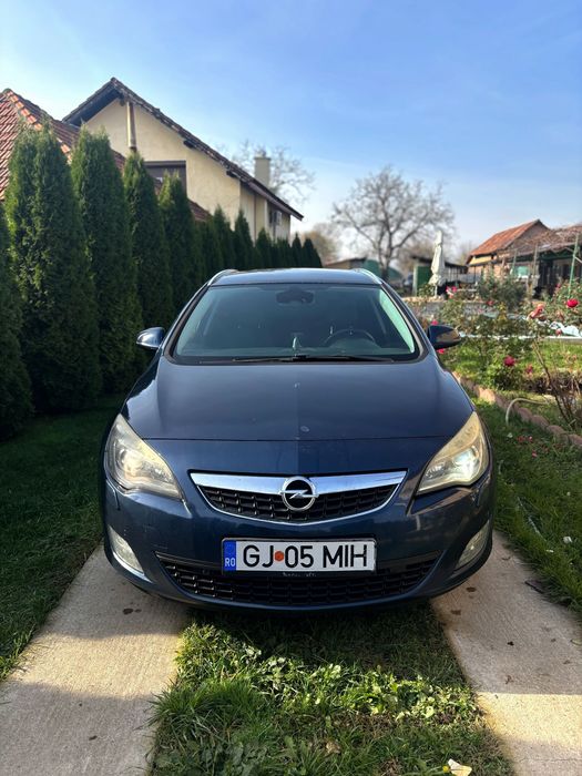 Opel Astra J 2012 • 1.7 CDTI 125 CP • Full Option • Super ofertă!