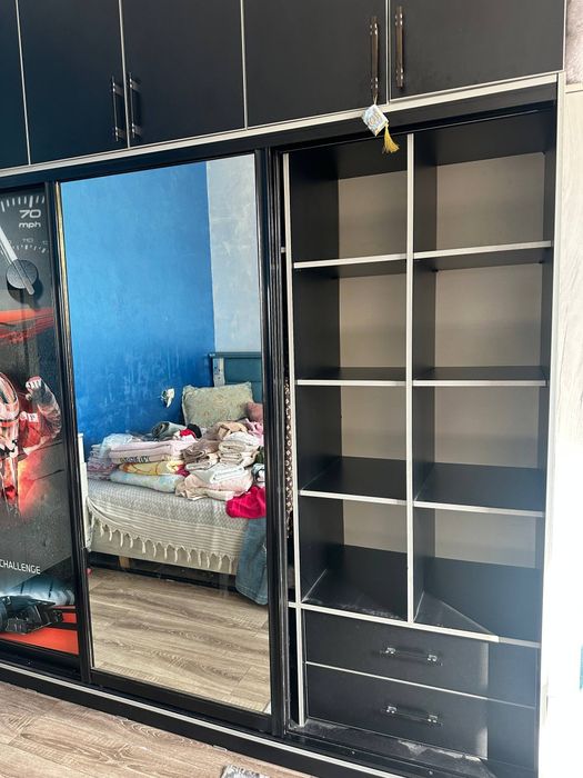 Мебель шкаф срочно сотаман  состоянаси яхши айби йук качествоси Зур