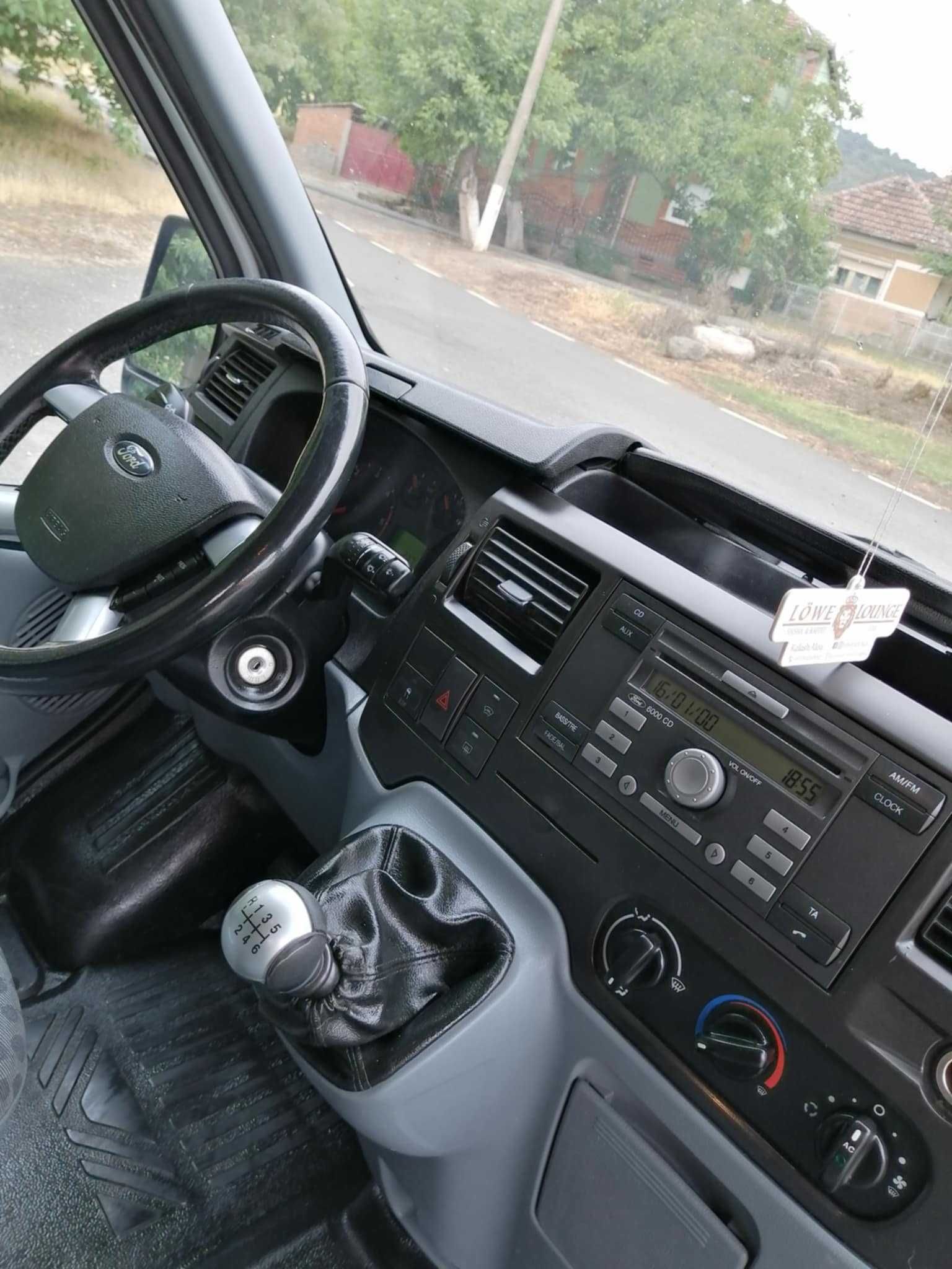 Ford Transit 2011 cu AC  8+1