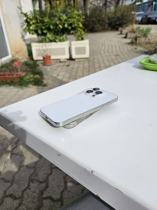 iPhone 16 pro 256gb с гаранция