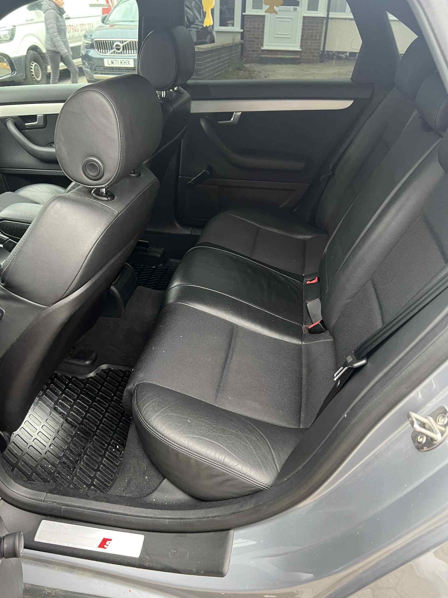 Vând urgent Audi A4 B7Sline