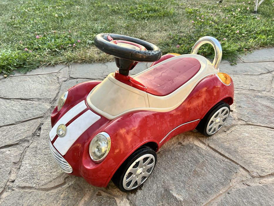 Детский автомобиль толокар