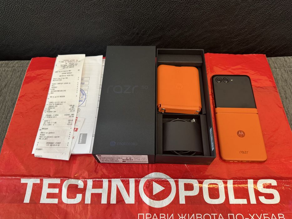 КАТО НОВ 256GB Motorola Razr 50 Technopolis Гаранция 2027 г. Orange