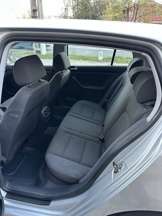 Golf 5 - 1.6 fsi - 115 cp - Navi - Clima - Senzori - Computer