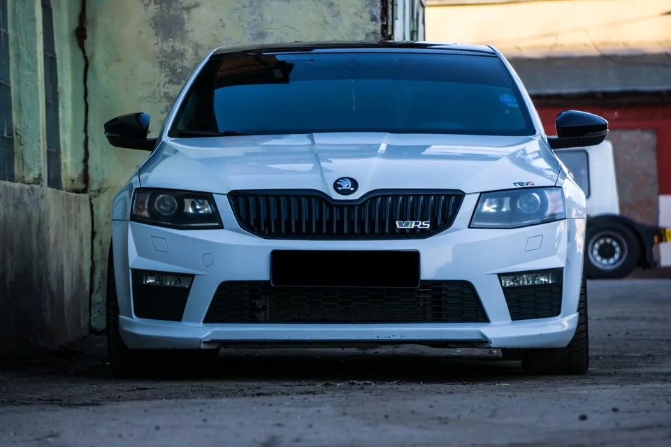 Skoda Octavia A7 Стекла Фары
