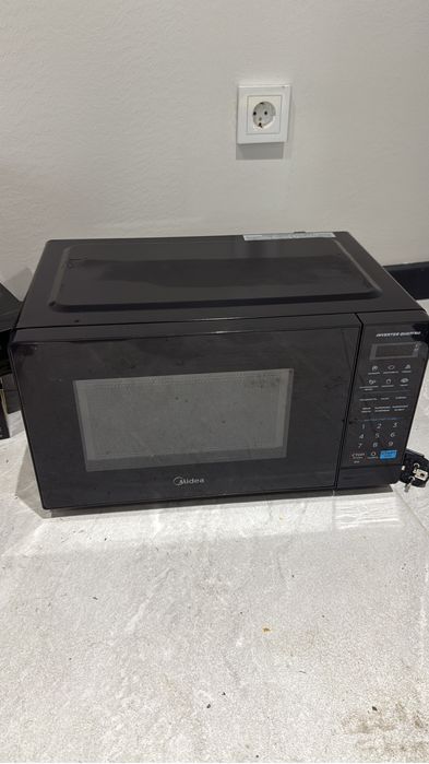 Микроволновая печь Midea EM7P012MZ (B) черный