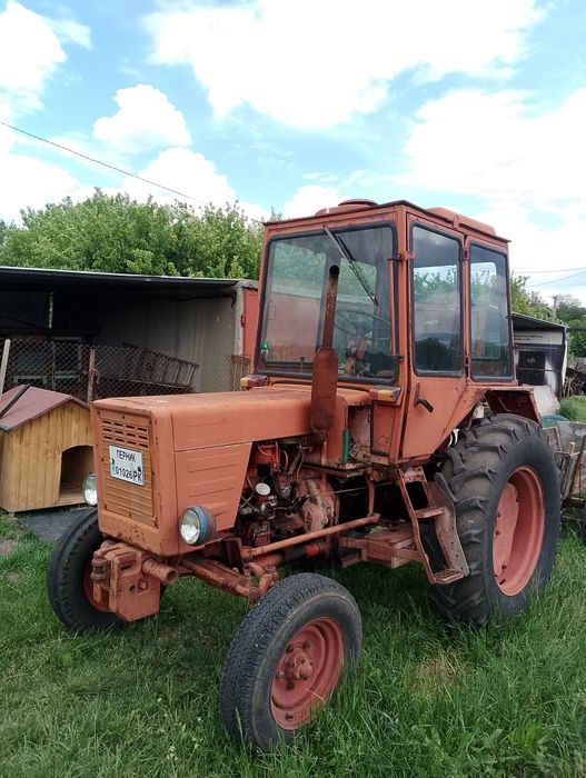 Трактор Т25А с прикачен инвентар