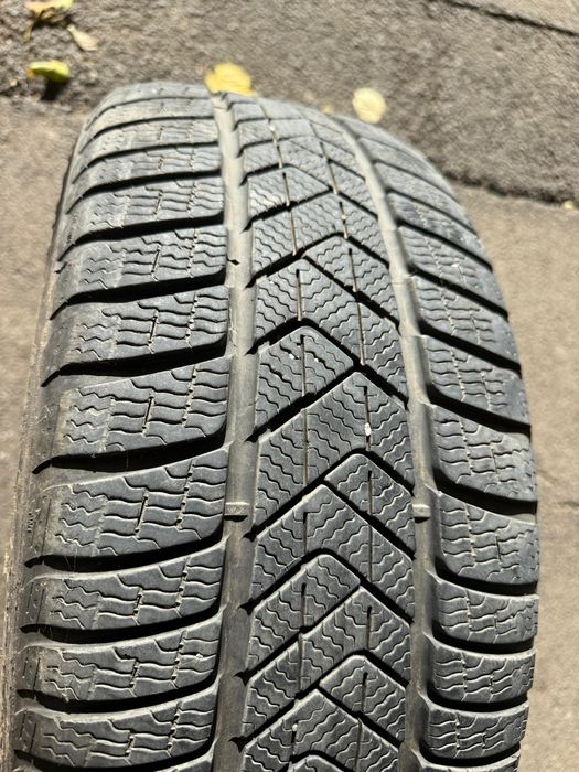 Vând anvelopa 245 40 19 2023  Pirelli