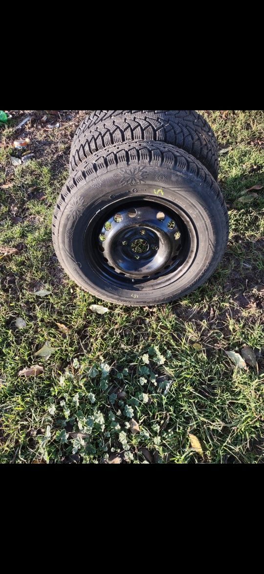 2 Anvelope iarnă aproape noi r13 cu jante