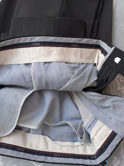 Pantaloni barbati LOUIS FERAUD marime XL