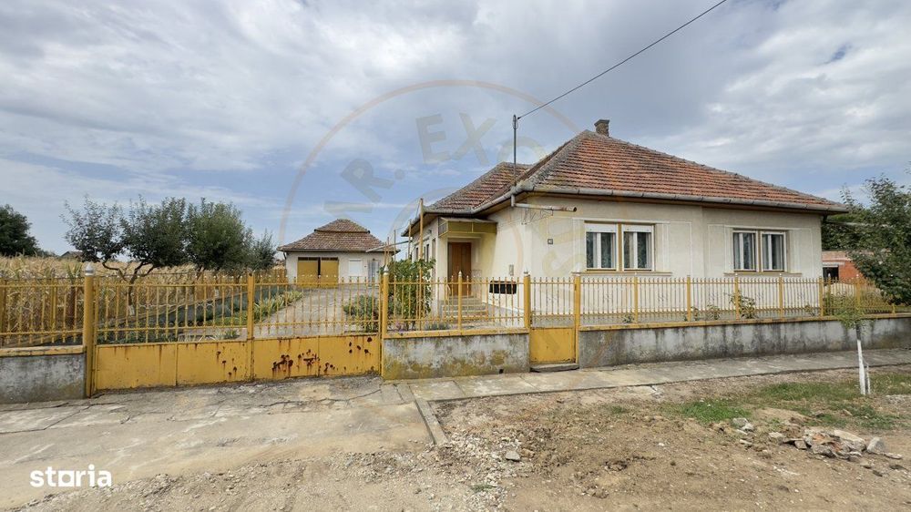 Casa 3 camere, Teren 2347 mp Loc. Lucaceni Jud. Satu Mare-Comision 0%