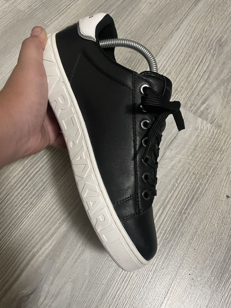Adidasi Karl Lagerfeld eleganti din piele naturala!
