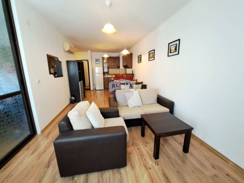 Продава се Двустаен апартамент в к.к. Св.Св. Константин и Елена - 50 кв.м за 10 €/кв.м - Снимка #6