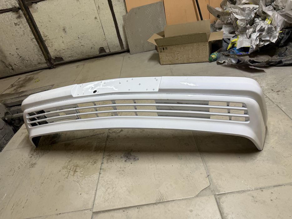 Бампер передний на мерс 124