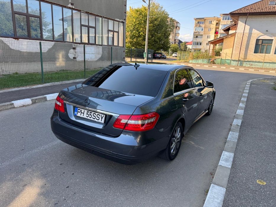 Mercedes-Benz E220 170cp