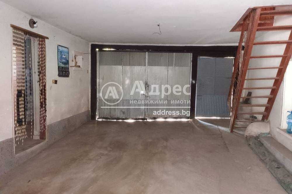 Продава се Къща в с. Липник, Област Разград - 317 кв.м за 155 €/кв.м - Снимка #13