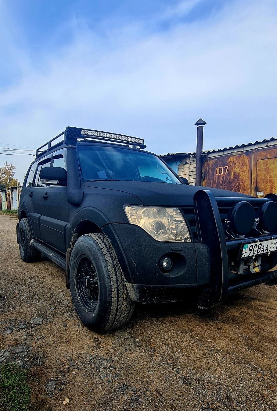 Mitsubishi Pajero 4