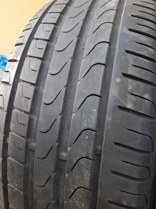 2 бр. летни гуми 235/55/17 Pirelli 6 mm DOT 3714