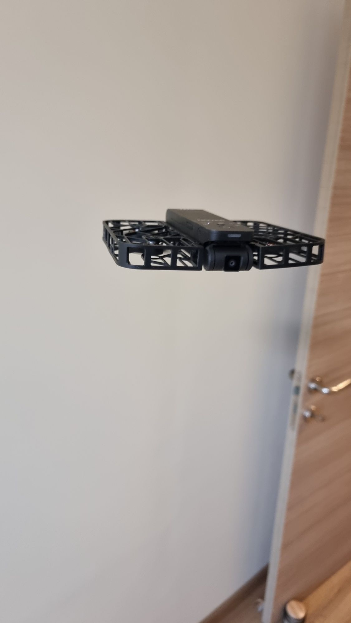 Дрон Hover Air X1
