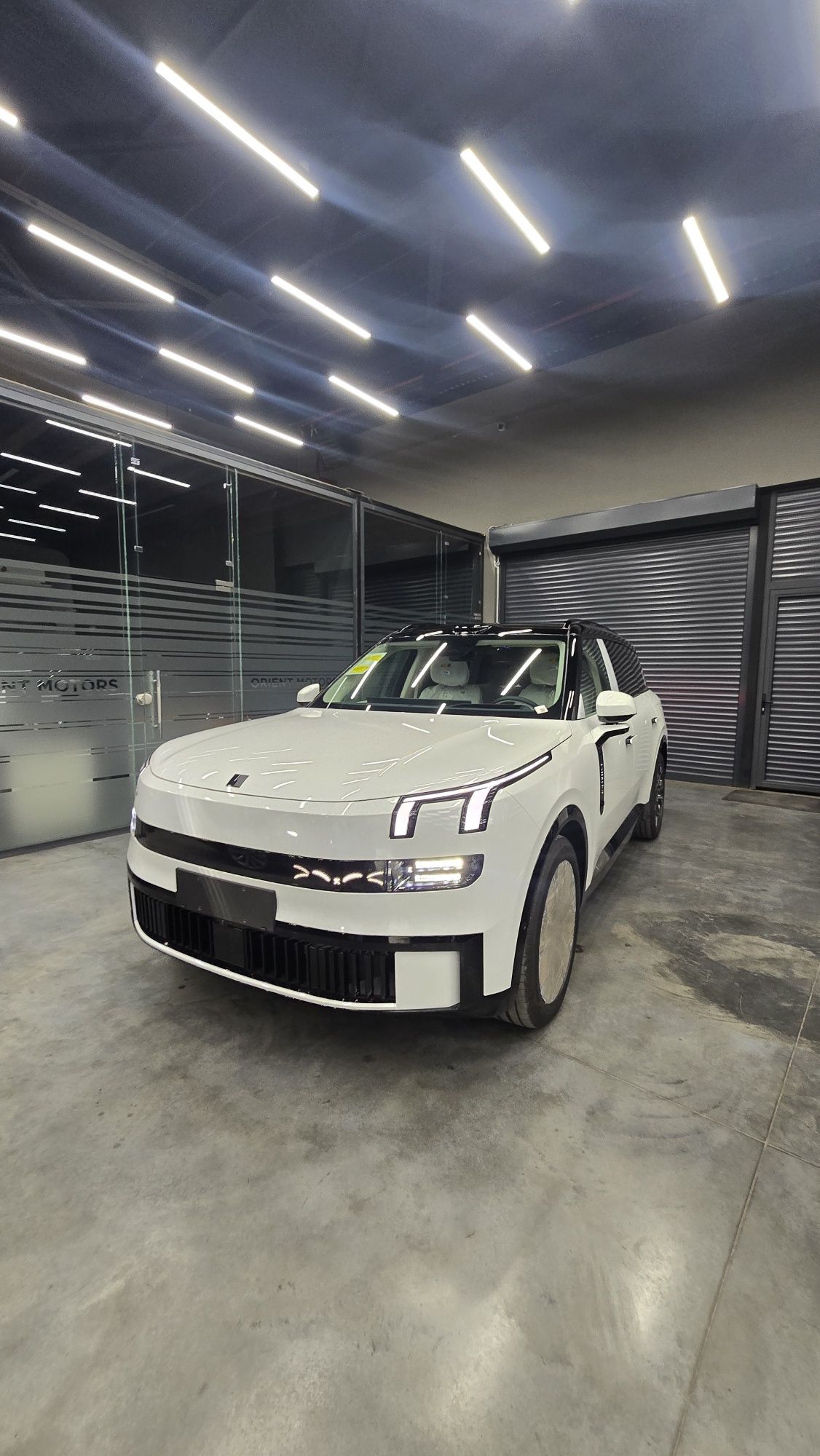 Lynk--£co-900-2 turbo-ultra. Aito Li Denza o'rniga.