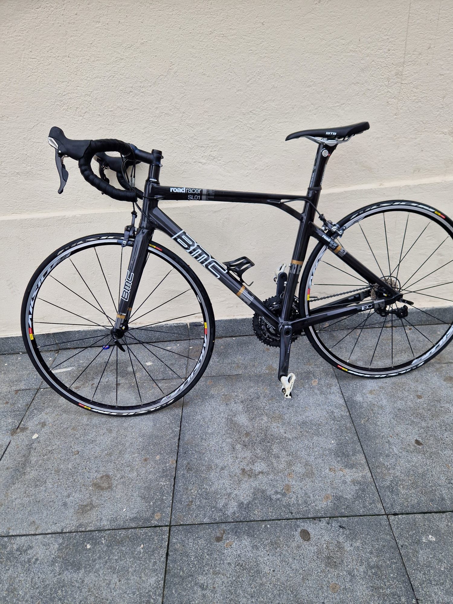 Cursiera full carbon BMC road racer
