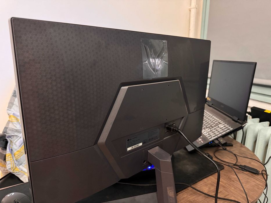 LGUltraGear27″,FullHD,180Hz,1ms,AMD FreeSync, Black Stabilizer,HDMI,DP
