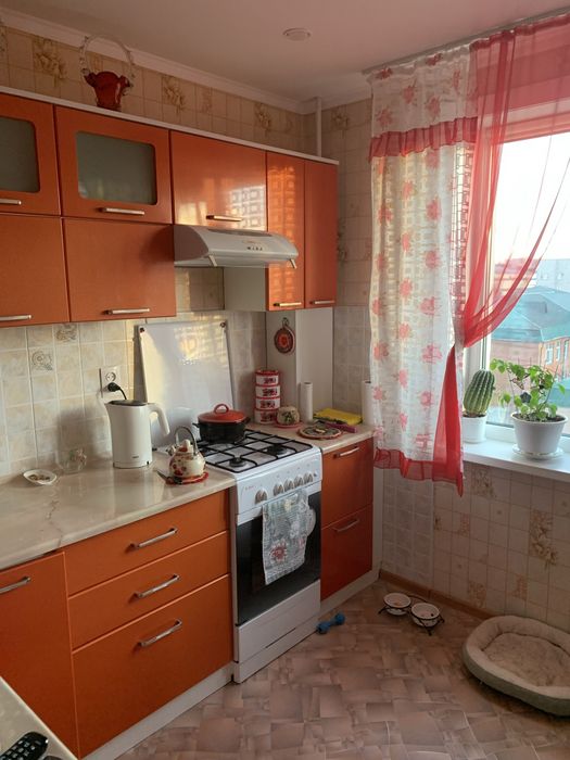 Продам 2-х комнатную , 5/10, 20 мкр.