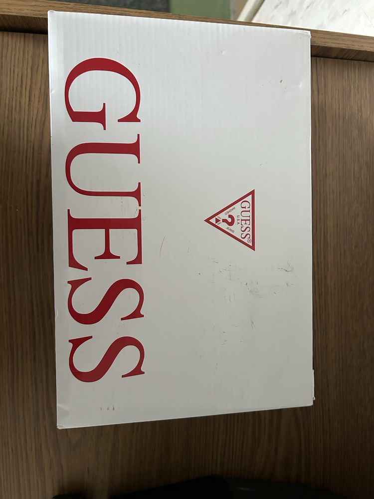 Дамски кецове Guess