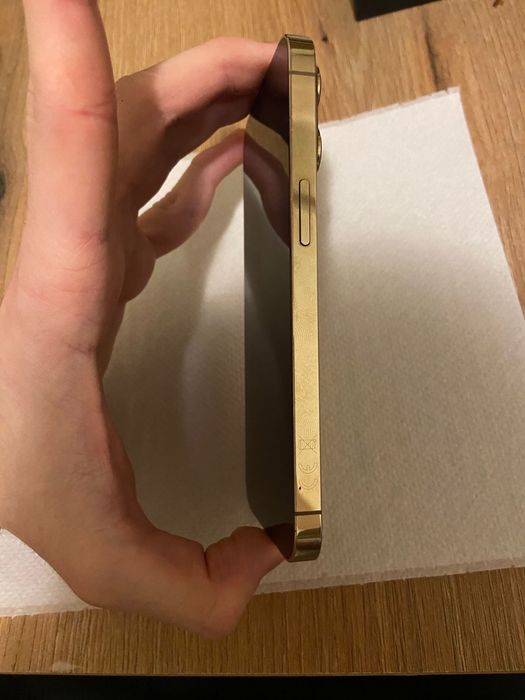 Vand IPhone 13 pro (GOLD)