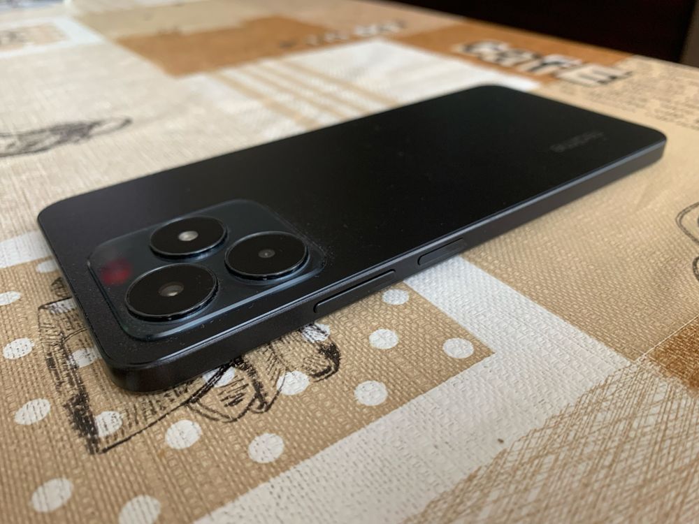 Realmi    C 53.