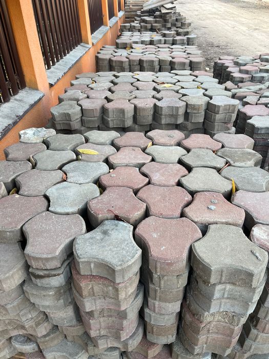 Pavaj rezidential rosu/gri