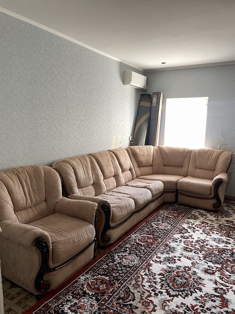 Продам диван с креслом