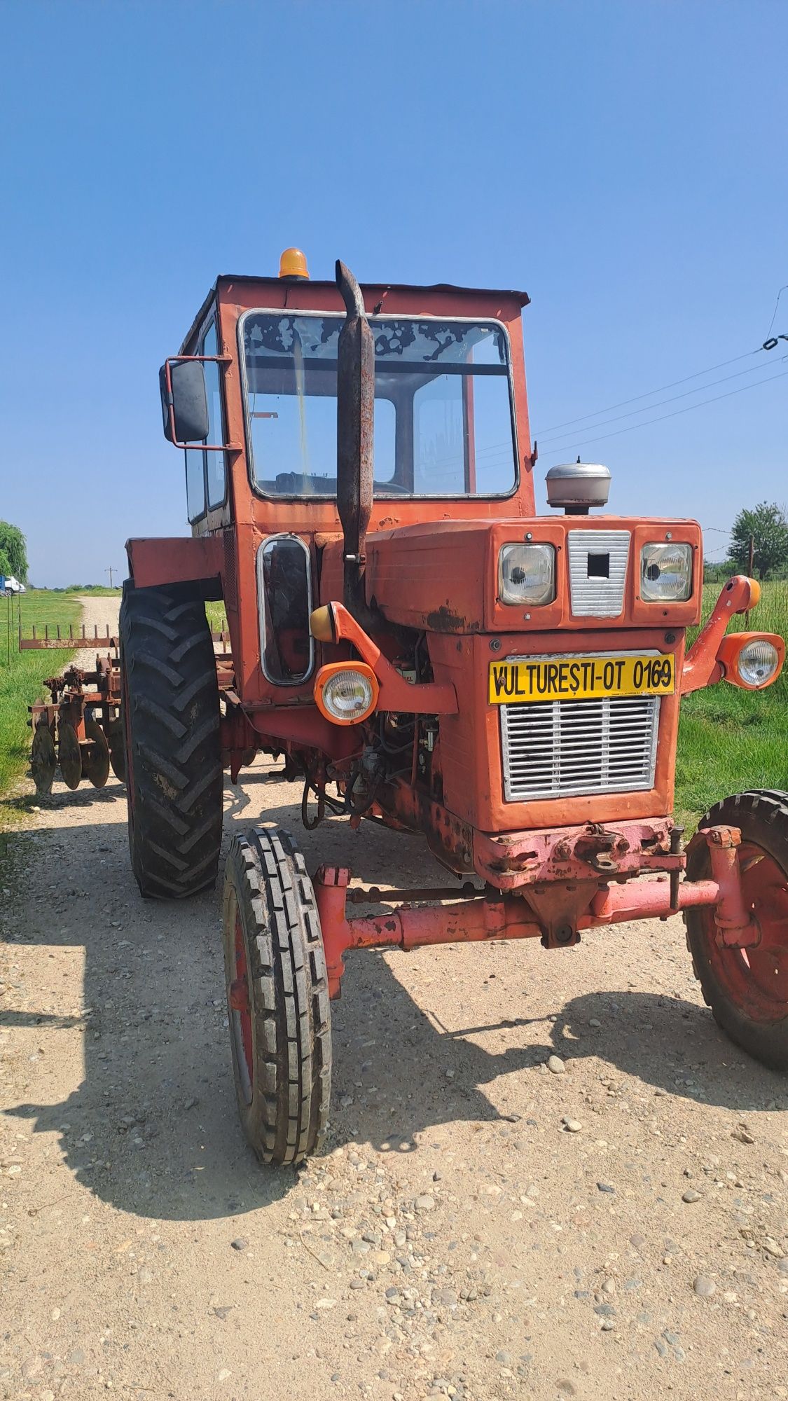 Tractor u650 + Disc + Plug