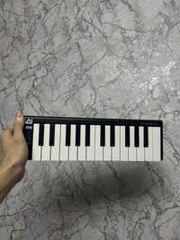 Продаю MIDI-клавиатуру AKAI LPK25