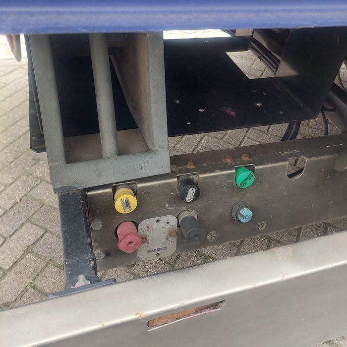 Sasiu containere multi broshuis