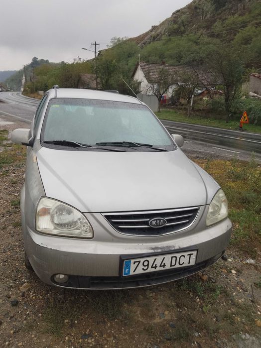 Vând kia carena stare foarte buna!
