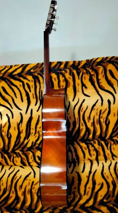 Yamaha C40 с вграденa електроника Fishman 301