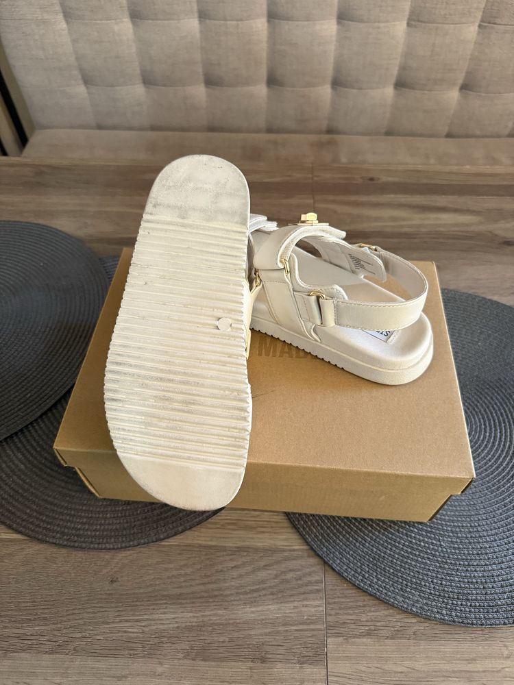 Сандали Steve Madden