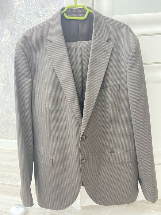 Костюм мужской цвет коричневый с спринтом