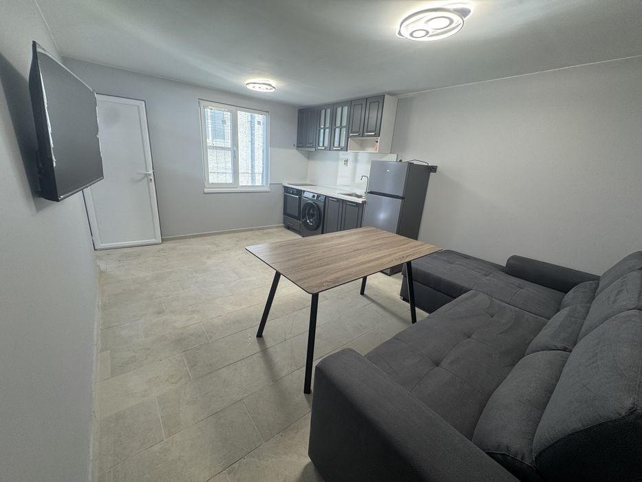 Дава се под наем Къща в с. Горни Богров, Област София-град - 40 кв.м за 357 € - Снимка #1