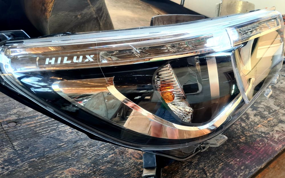 Far Original Toyota Hilux 2020+