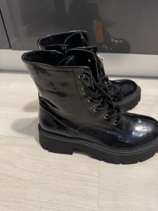 Черни обувки Bershka