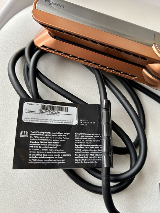 Dyson Airstrait HT01 – CU GARANȚIE până în ianuarie 2027