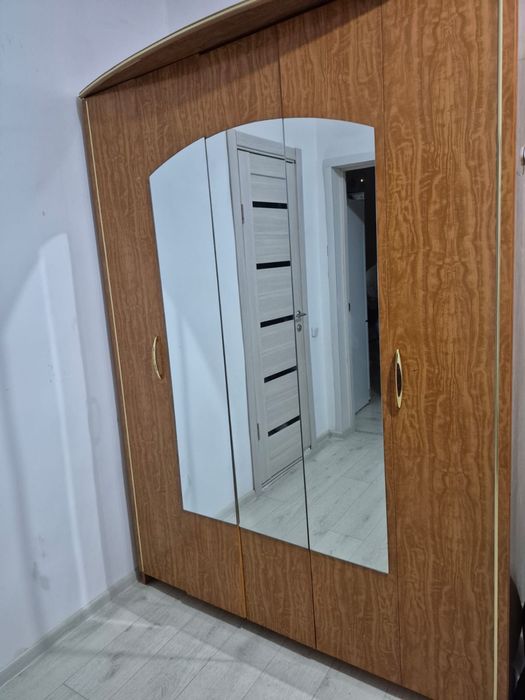 Продам шкаф в хороший сост