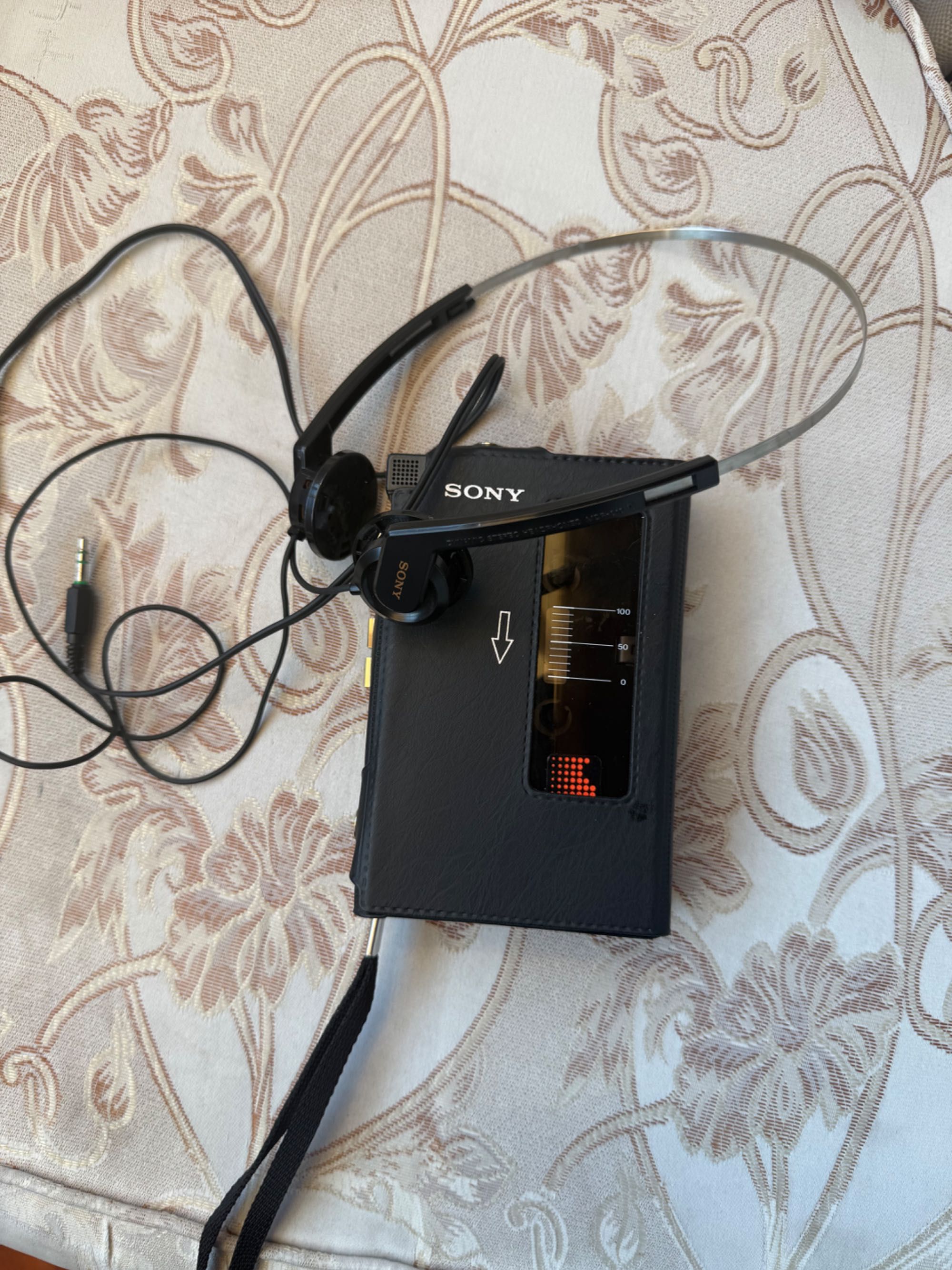 Продавам чисто нов walkmen Sony TCS-430