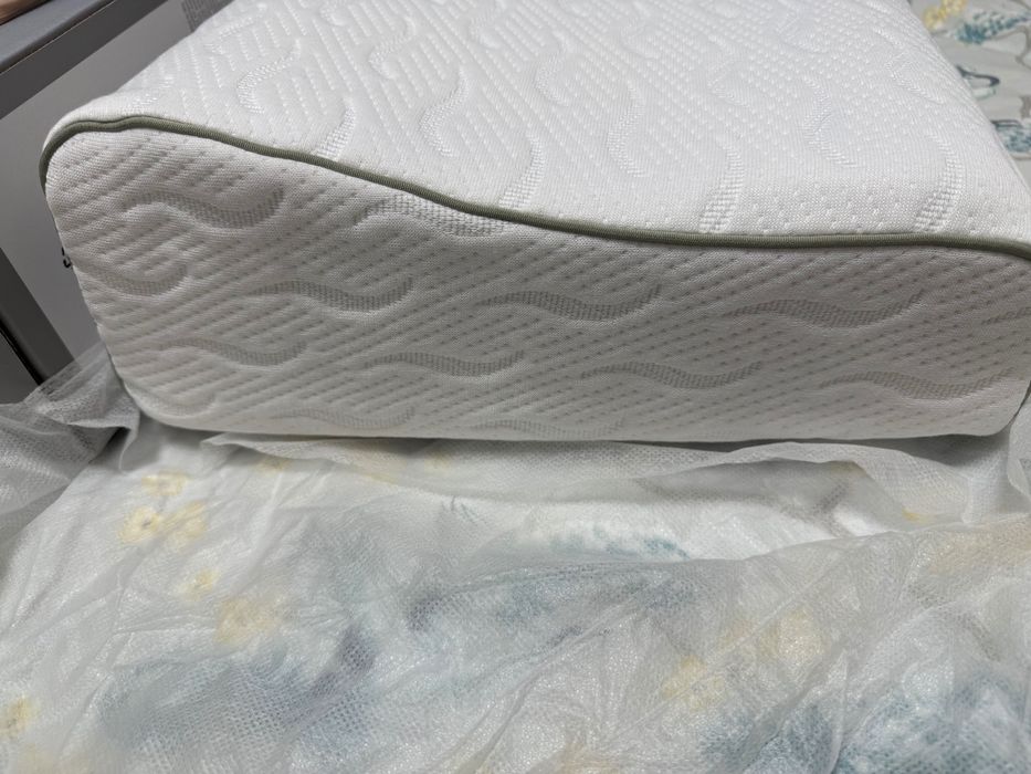 Нова възглавница на Wellpur , купена от Jysk . Husens .